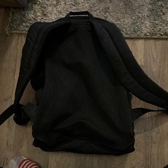 Nike Black Backpack Versatile and Minimalist Design - Picture 5 of 7